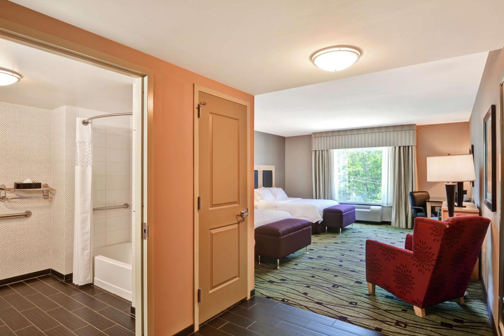 Hampton Inn & Suites Crabtree Raleigh Exterior photo