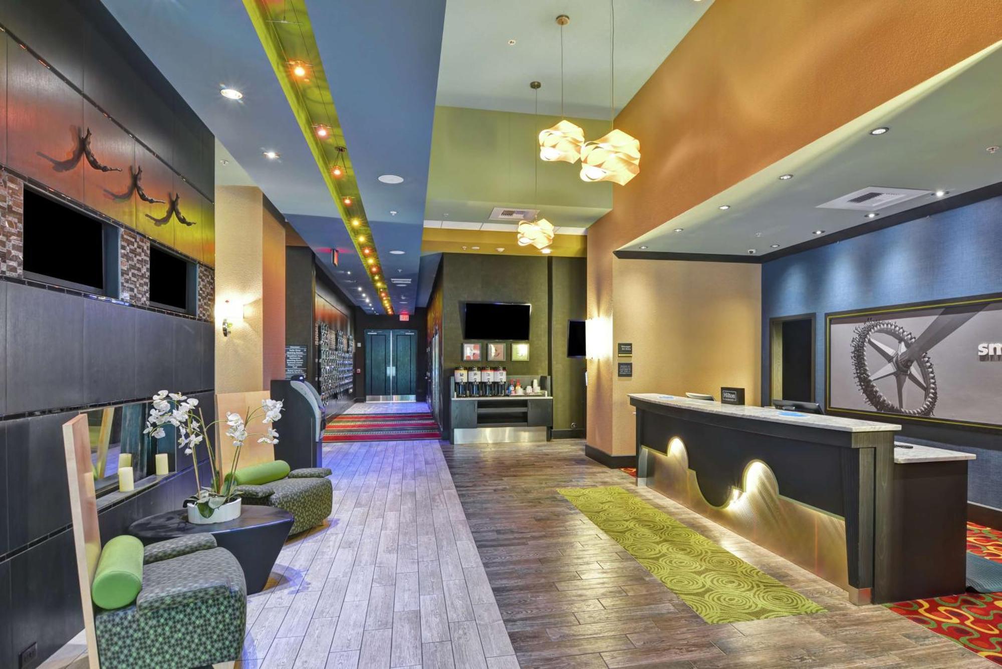 Hampton Inn & Suites Crabtree Raleigh Exterior photo