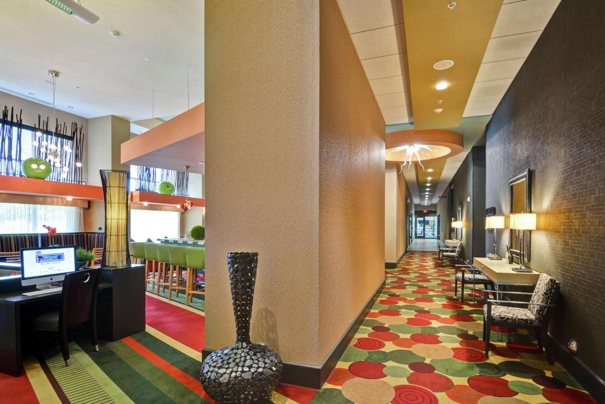 Hampton Inn & Suites Crabtree Raleigh Exterior photo