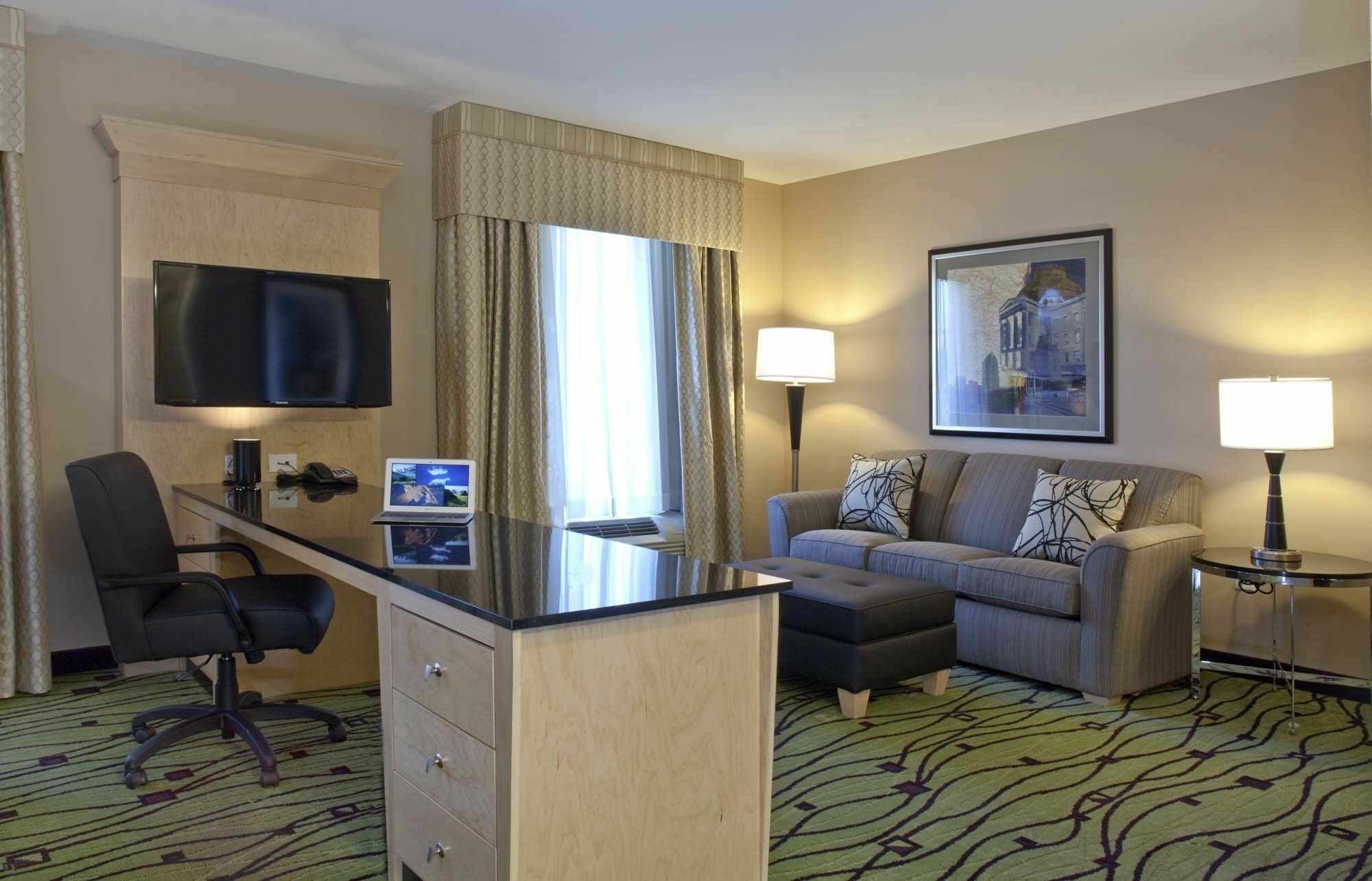 Hampton Inn & Suites Crabtree Raleigh Exterior photo